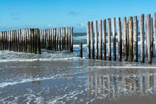 Scherm met nieuws nu-overzicht voor Rtvzuiderzee met updates uit Flevoland, Den Haag en het buitenland